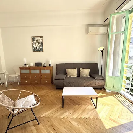 B G La Grimaldi Promenade Des *