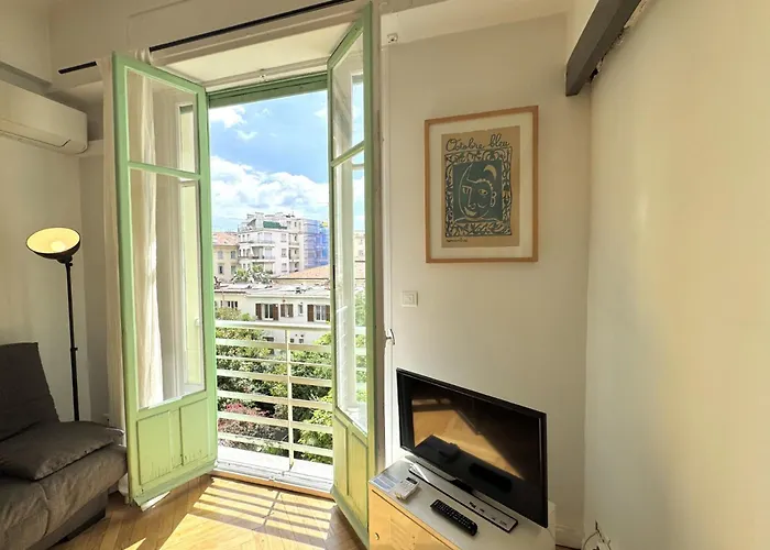 B G La Grimaldi Promenade Des * Nice